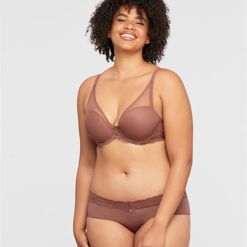 Matching Set - 32C Warm Brown Mystique Plunge Bra - S Hipster Panty - Montelle